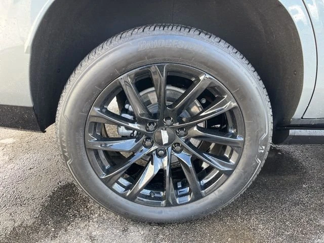 2024 Cadillac Escalade 5th Gen - Image 11 of 18