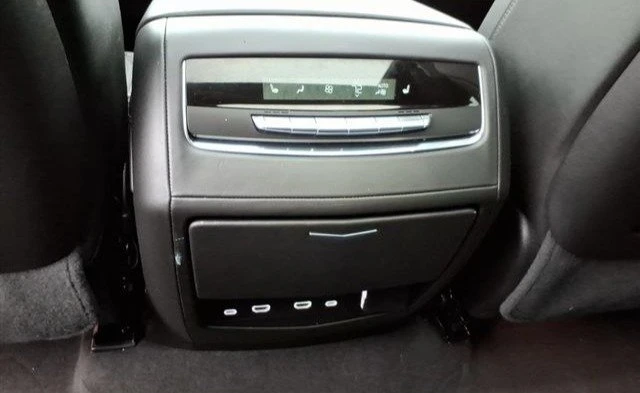 2024 Cadillac Escalade 5th Gen - Image 15 of 19
