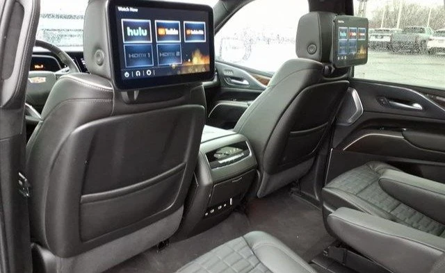 2024 Cadillac Escalade 5th Gen - Image 14 of 19