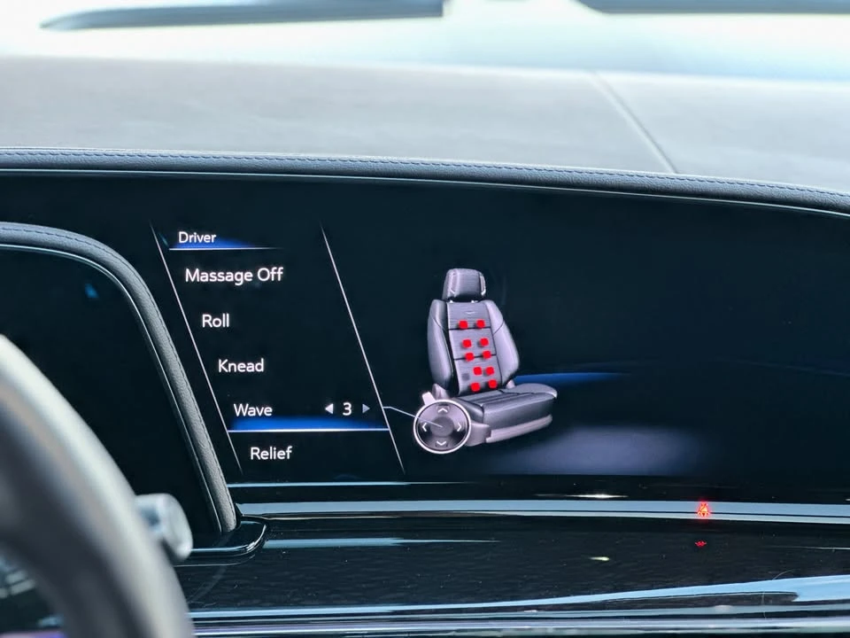 2024 Cadillac Escalade 5th Gen - Image 16 of 20