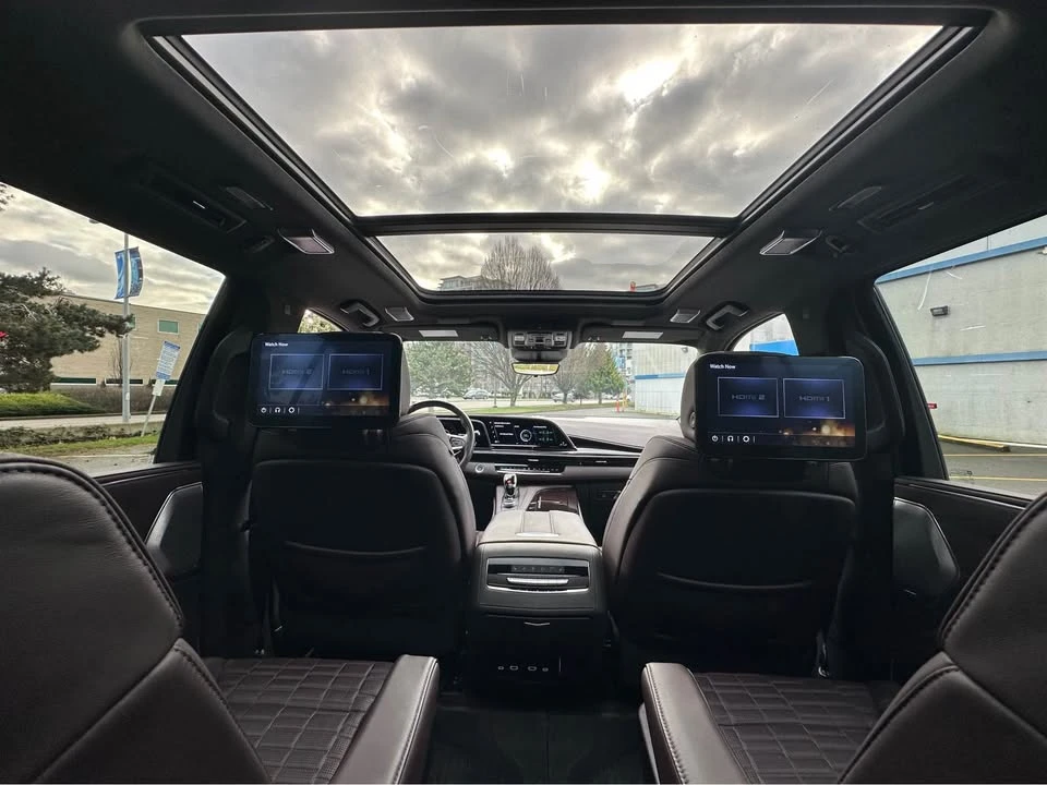 2024 Cadillac Escalade 5th Gen - Image 19 of 20