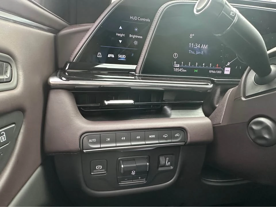 2024 Cadillac Escalade 5th Gen - Image 16 of 20