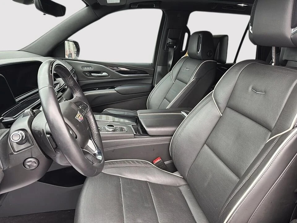 2024 Cadillac Escalade 5th Gen - Image 16 of 19