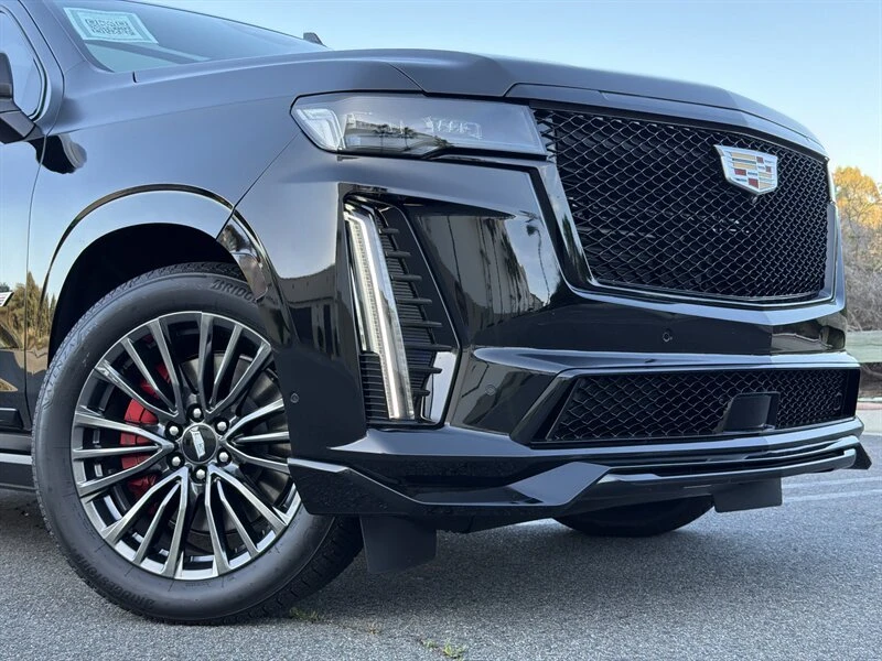 2024 Cadillac Escalade-V 5th Gen - Image 8 of 20