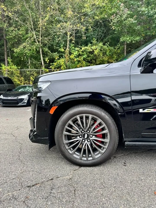 2024 Cadillac Escalade-V 5th Gen - Image 5 of 17