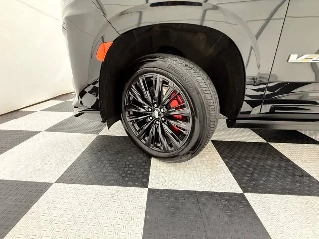 2024 Cadillac Escalade-V 5th Gen - Image 17 of 19