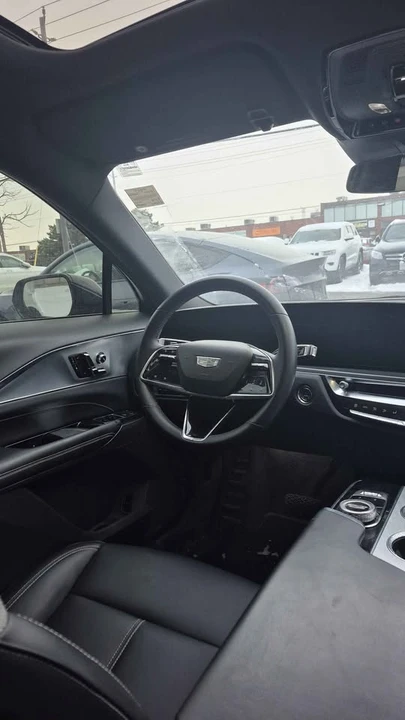2024 Cadillac Lyriq - Image 9 of 13