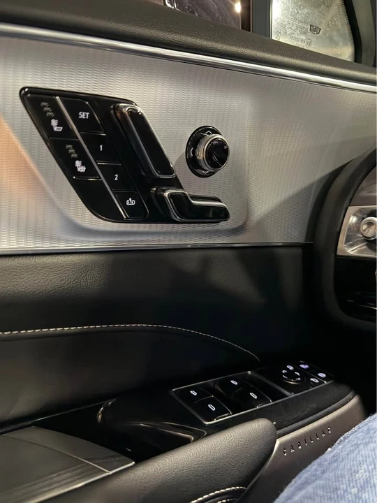 2024 Cadillac Lyriq - Image 5 of 9