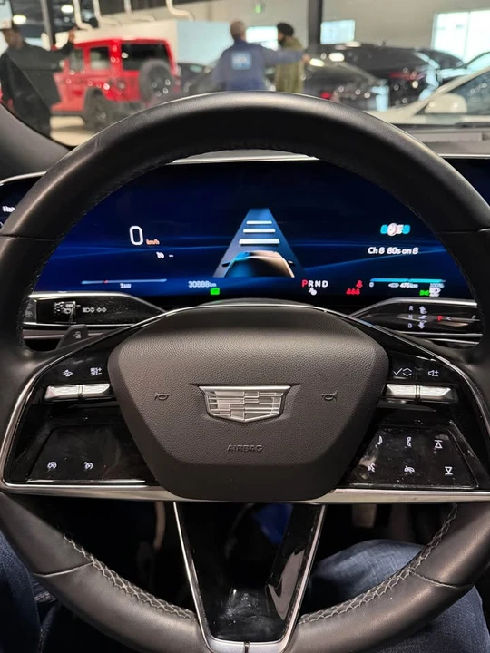 2024 Cadillac Lyriq - Image 7 of 9