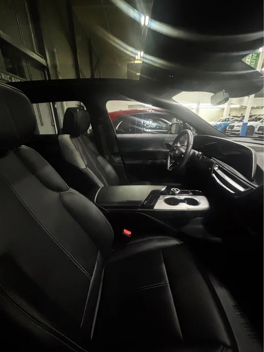 2024 Cadillac Lyriq - Image 4 of 8