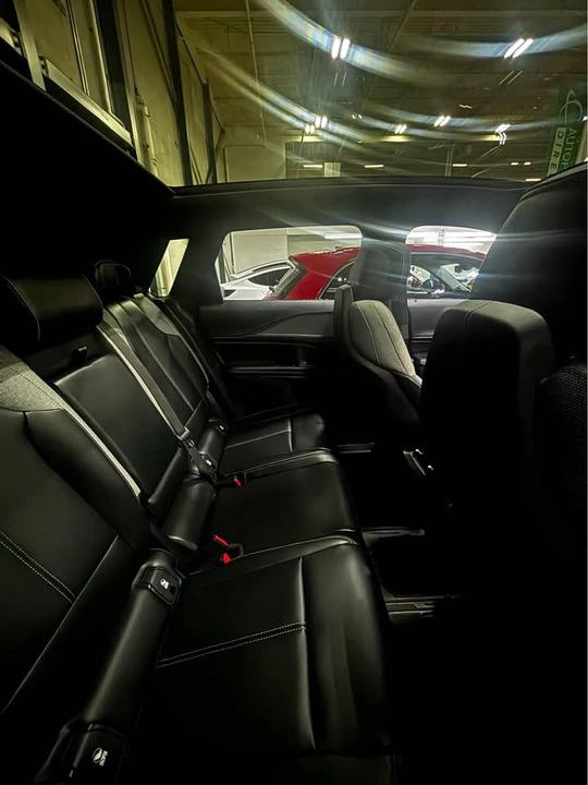 2024 Cadillac Lyriq - Image 5 of 8