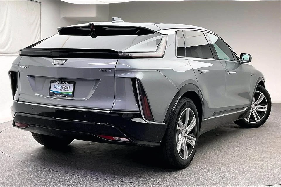 2024 Cadillac Lyriq - Image 2 of 5