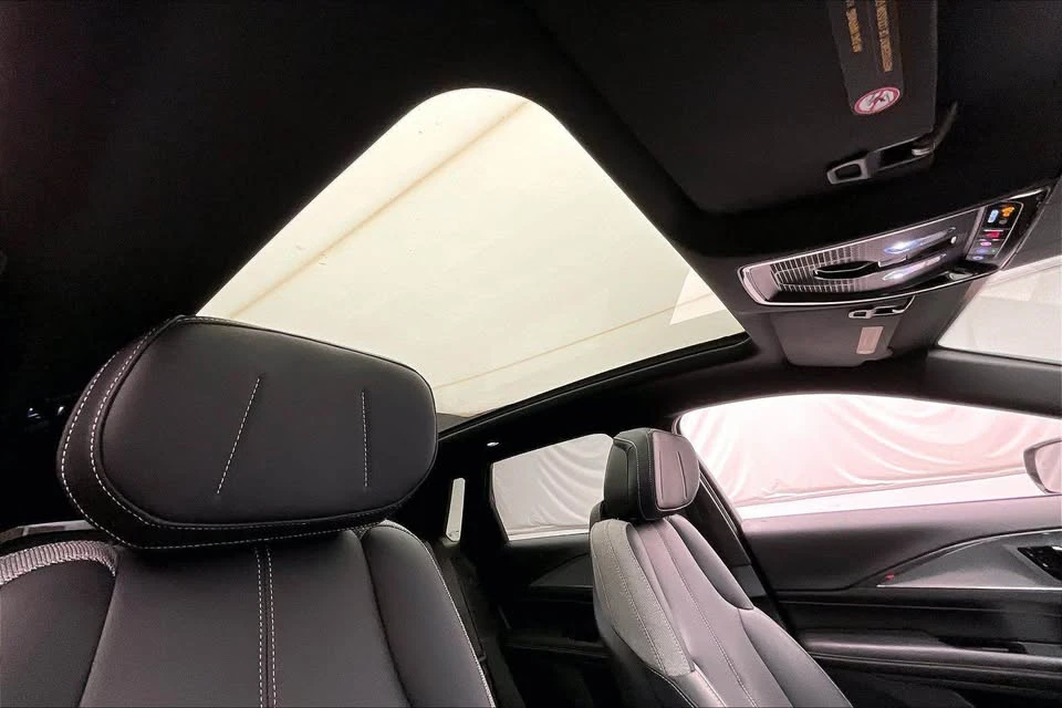 2024 Cadillac Lyriq - Image 5 of 5