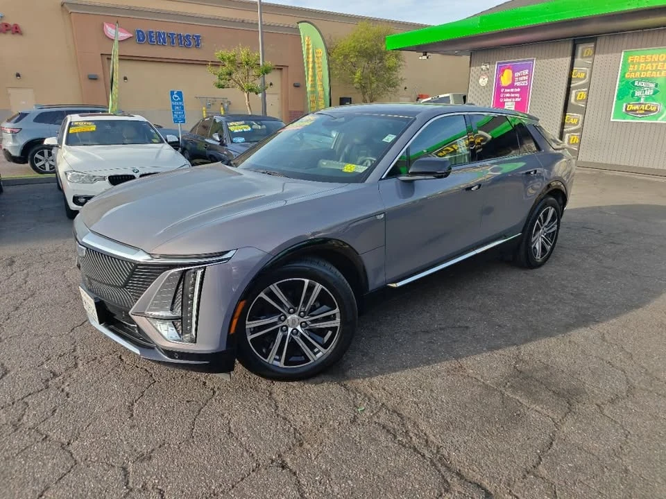 2024 Cadillac Lyriq - Image 17 of 20