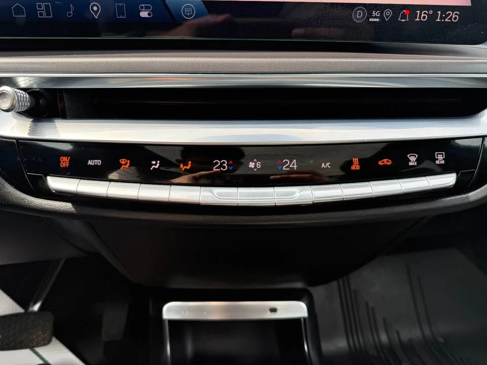 2024 Cadillac Lyriq - Image 12 of 20