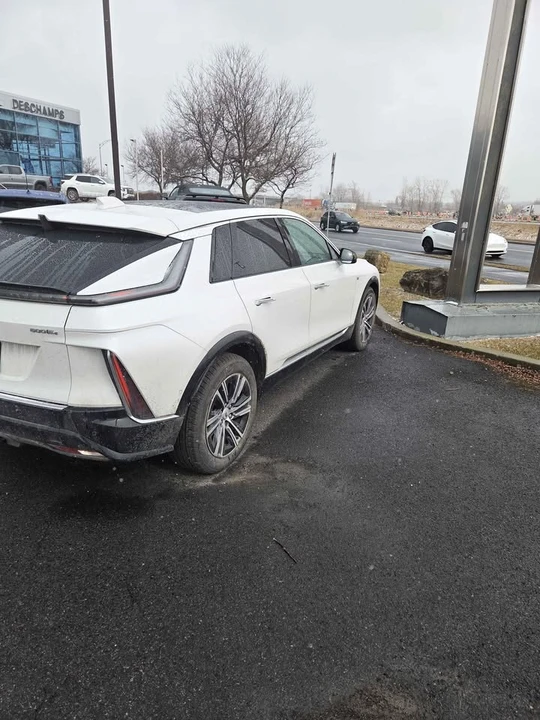 2024 Cadillac Lyriq - Image 6 of 11