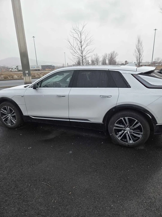 2024 Cadillac Lyriq - Image 8 of 11