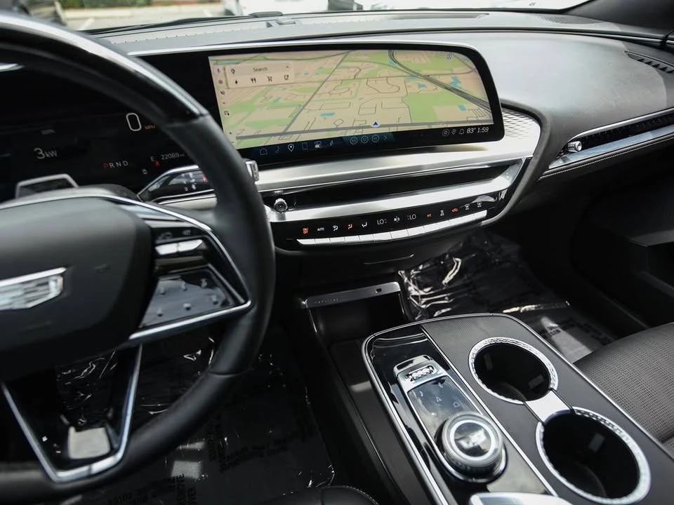 2024 Cadillac Lyriq - Image 18 of 20