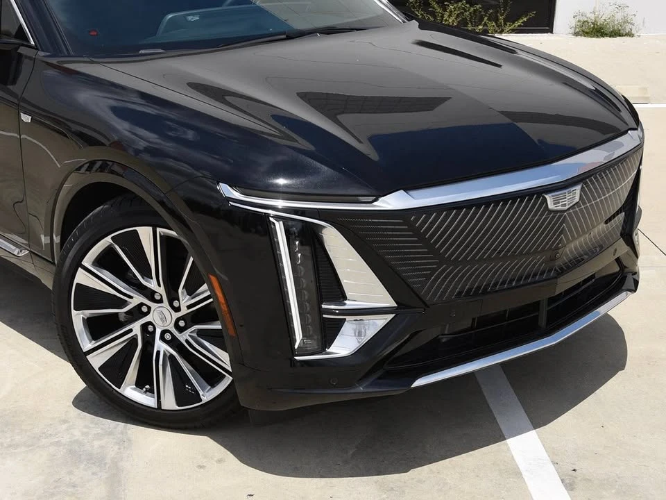 2024 Cadillac Lyriq - Image 2 of 20
