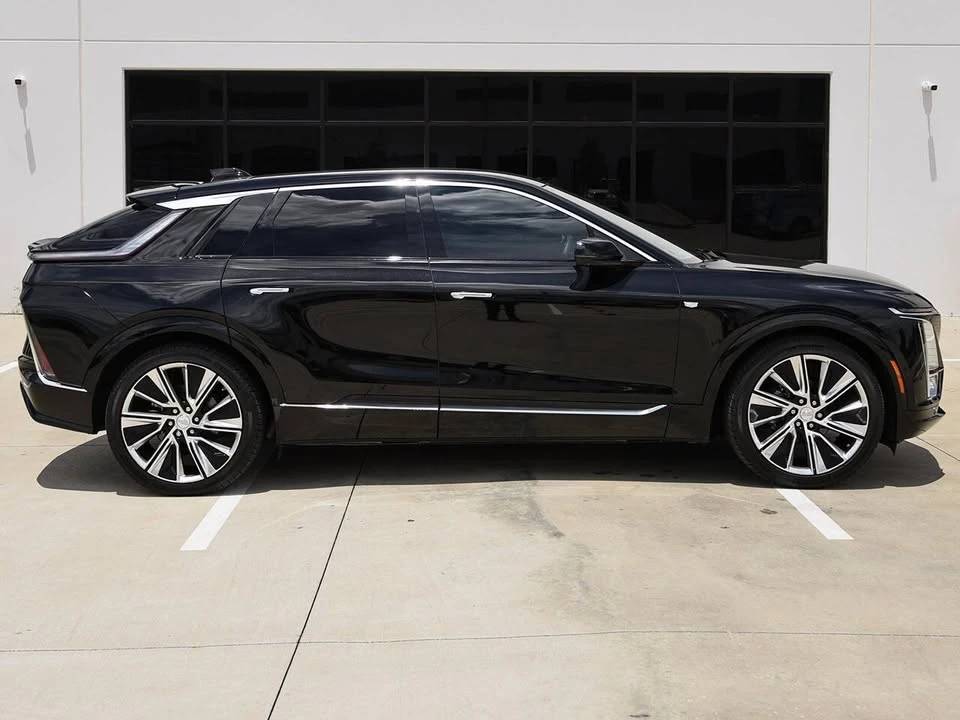 2024 Cadillac Lyriq - Image 10 of 20
