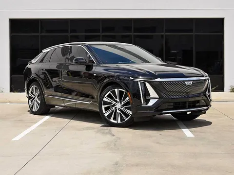 2024 Cadillac Lyriq Luxury 3