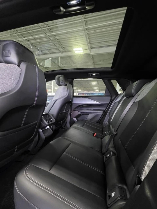 2024 Cadillac Lyriq - Image 14 of 15