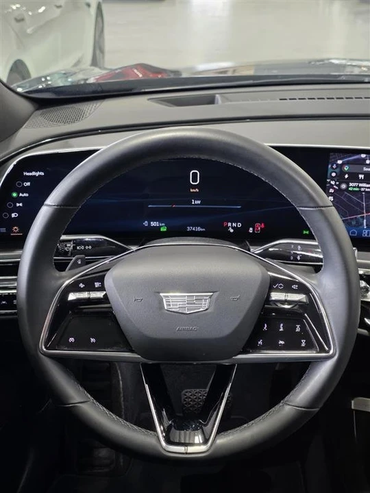 2024 Cadillac Lyriq - Image 13 of 15