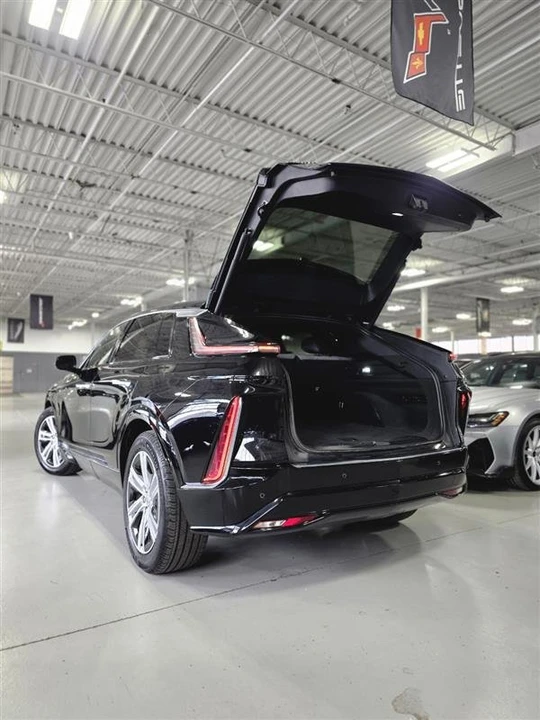 2024 Cadillac Lyriq - Image 5 of 15
