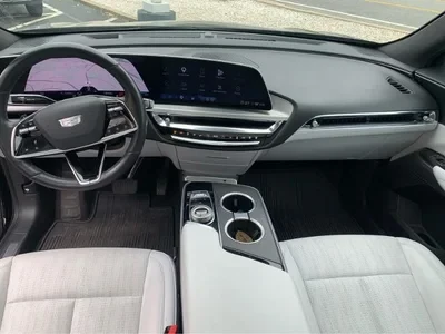2024 Cadillac Lyriq - Image 3 of 8