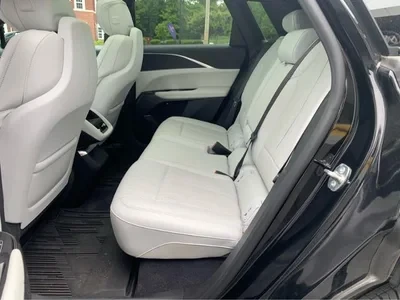 2024 Cadillac Lyriq - Image 7 of 8