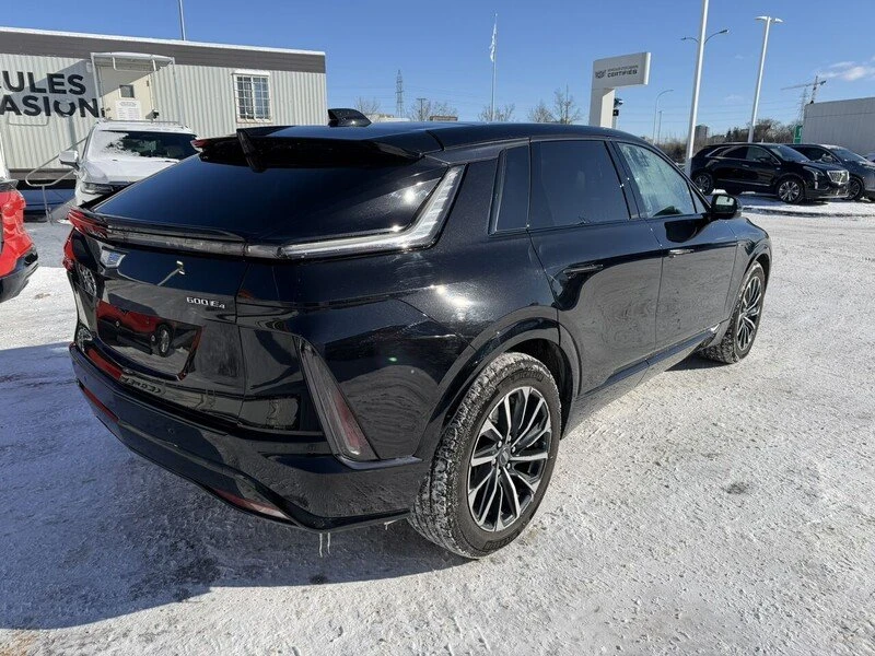 2024 Cadillac Lyriq - Image 11 of 20