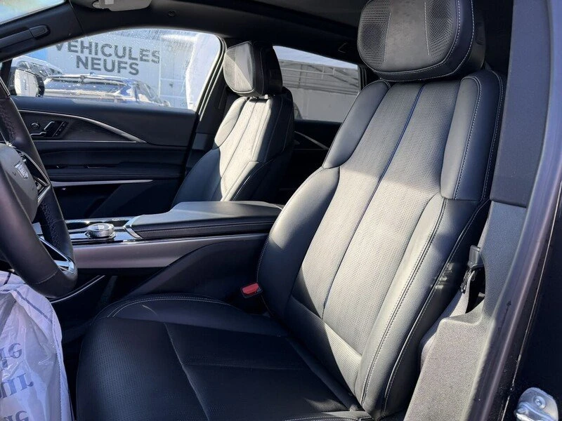 2024 Cadillac Lyriq - Image 20 of 20