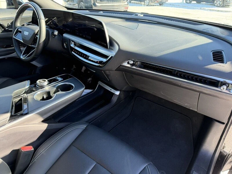 2024 Cadillac Lyriq - Image 16 of 20