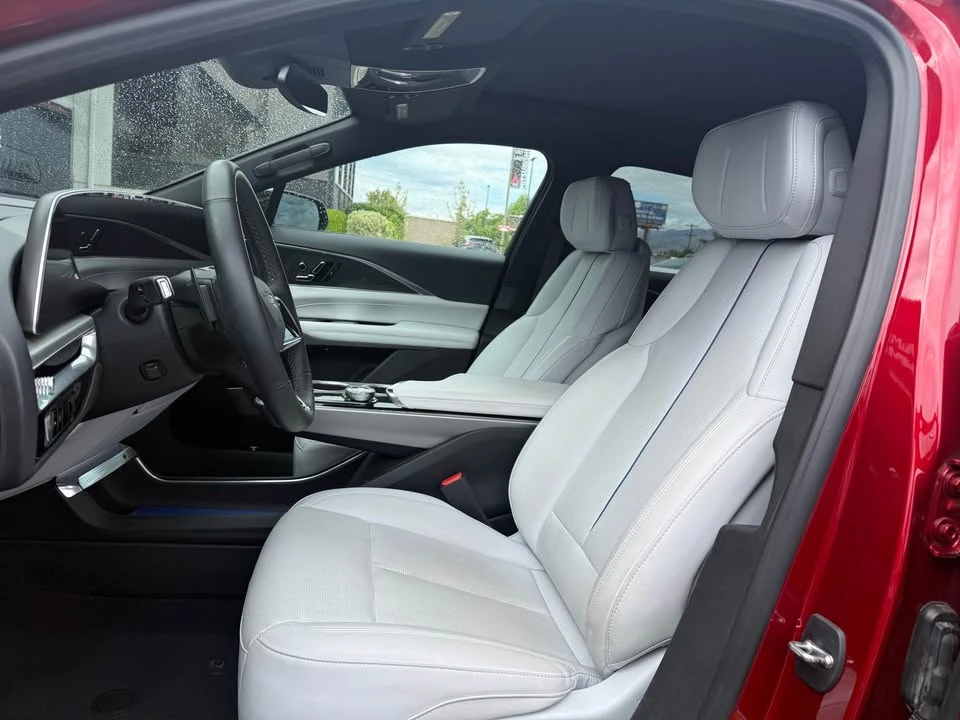 2024 Cadillac Lyriq - Image 6 of 17