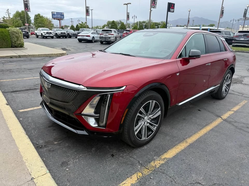2024 Cadillac Lyriq - Image 3 of 17