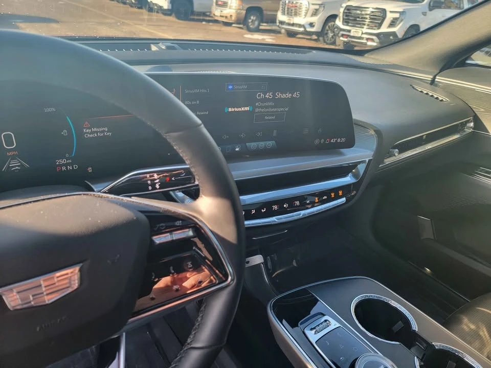 2024 Cadillac Lyriq - Image 12 of 14