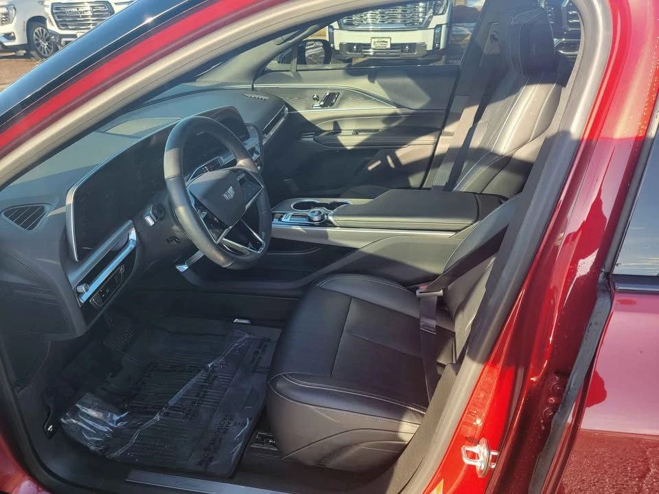2024 Cadillac Lyriq - Image 9 of 14