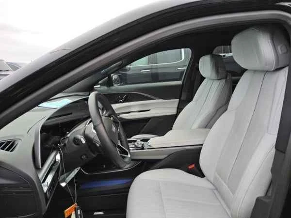 2024 Cadillac Lyriq - Image 3 of 3