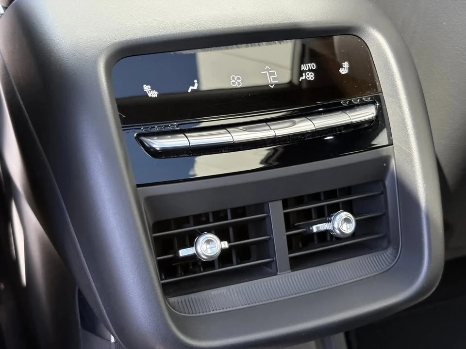 2024 Cadillac Lyriq - Image 6 of 20