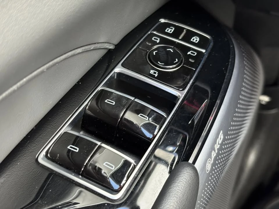 2024 Cadillac Lyriq - Image 11 of 20