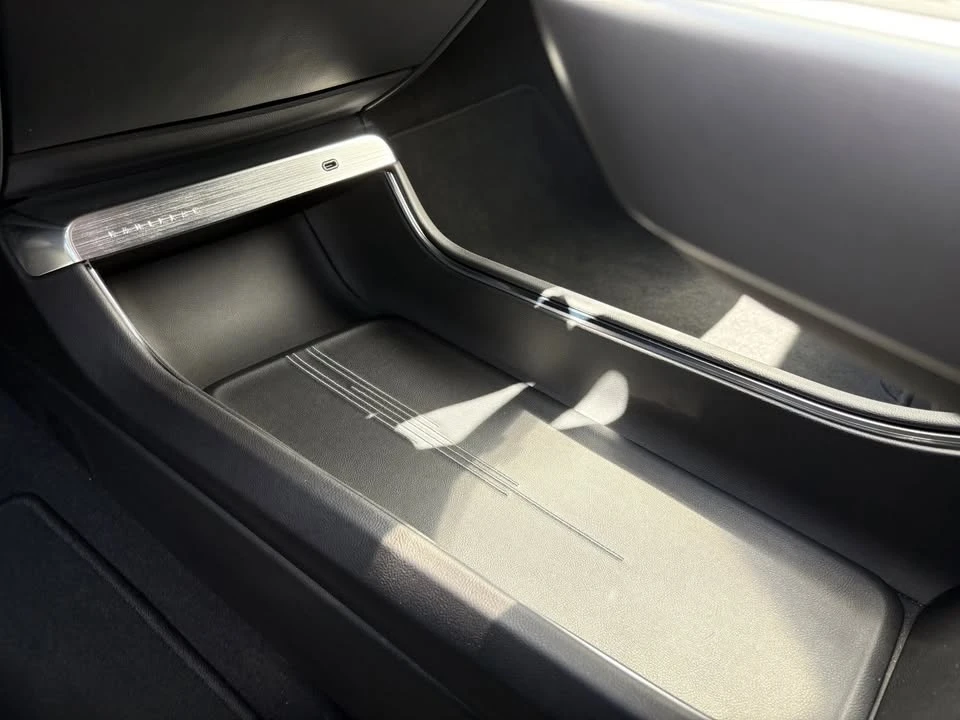 2024 Cadillac Lyriq - Image 18 of 20