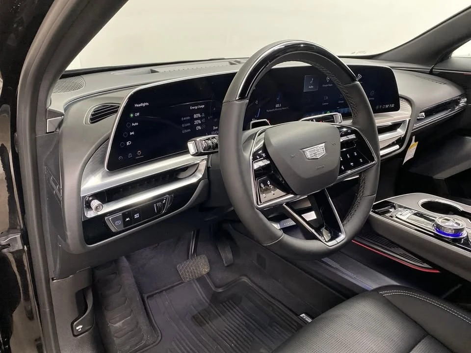 2024 Cadillac Lyriq - Image 2 of 20