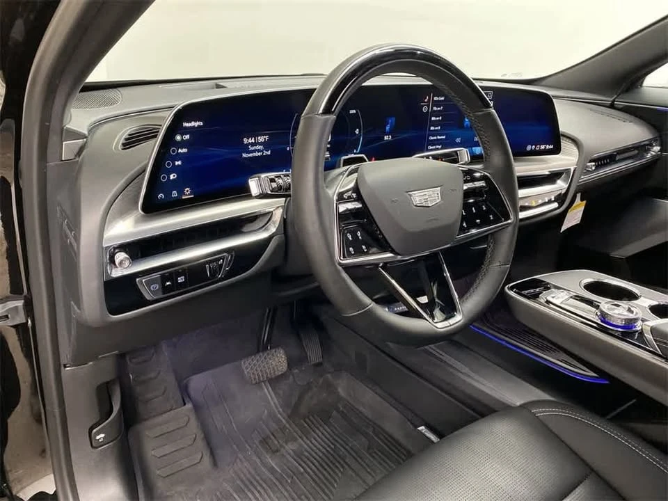 2024 Cadillac Lyriq - Image 9 of 16
