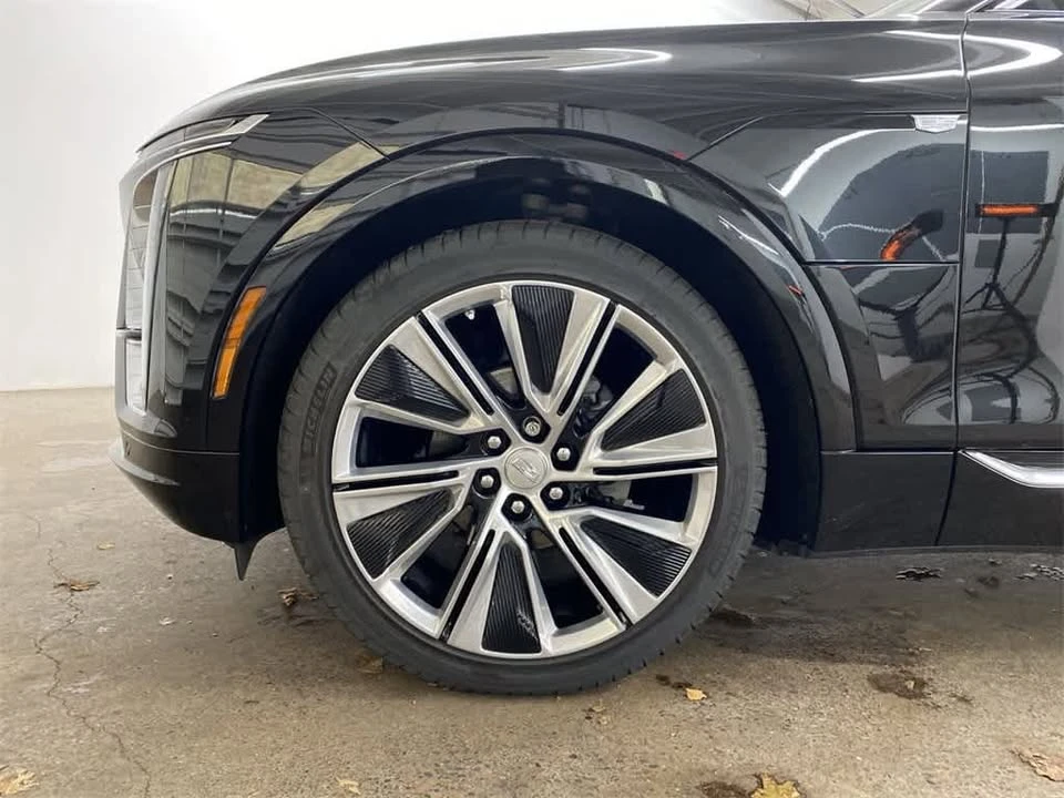 2024 Cadillac Lyriq - Image 8 of 16