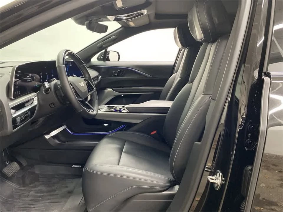 2024 Cadillac Lyriq - Image 11 of 16