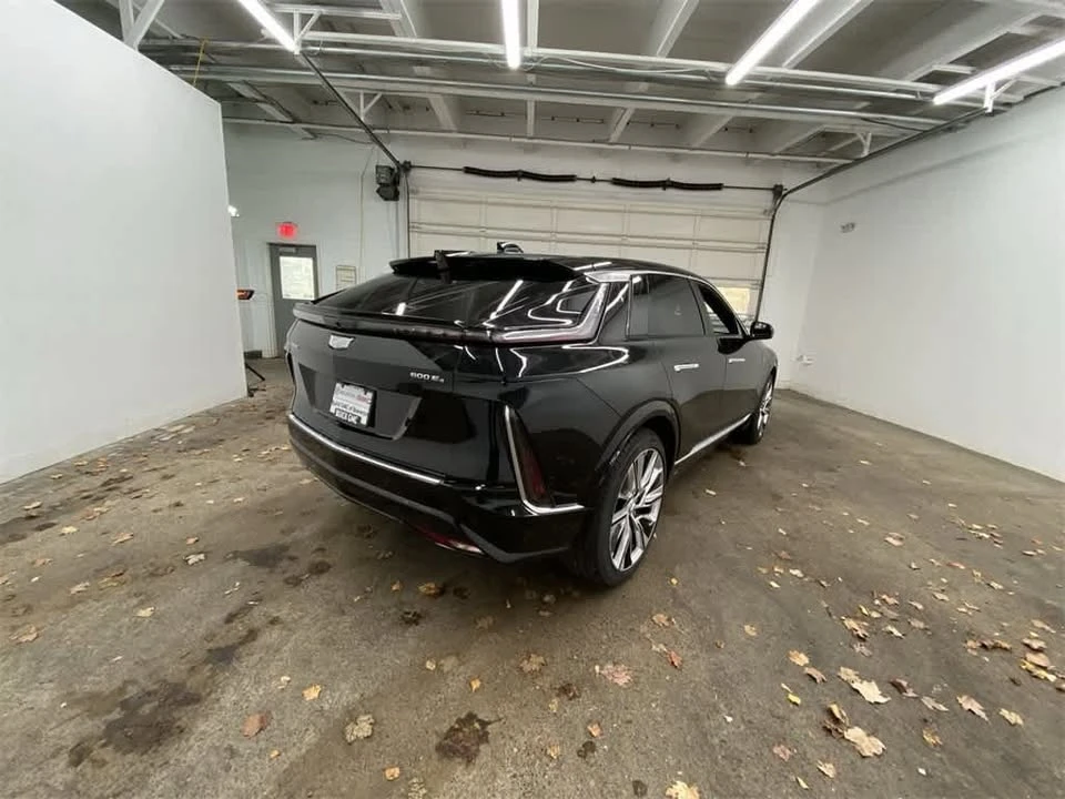 2024 Cadillac Lyriq - Image 4 of 16