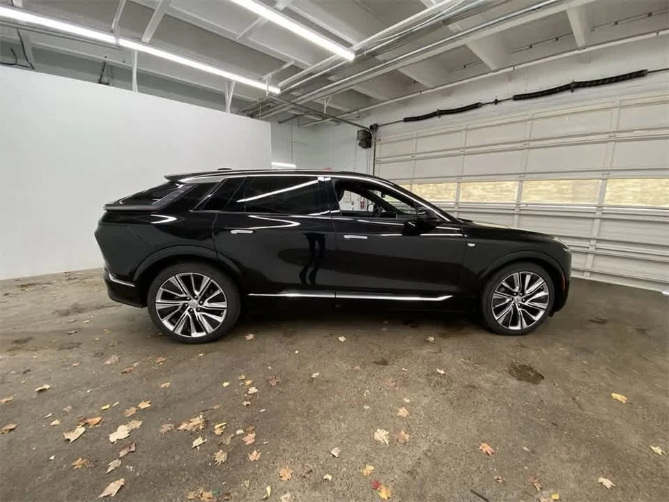 2024 Cadillac Lyriq - Image 5 of 16