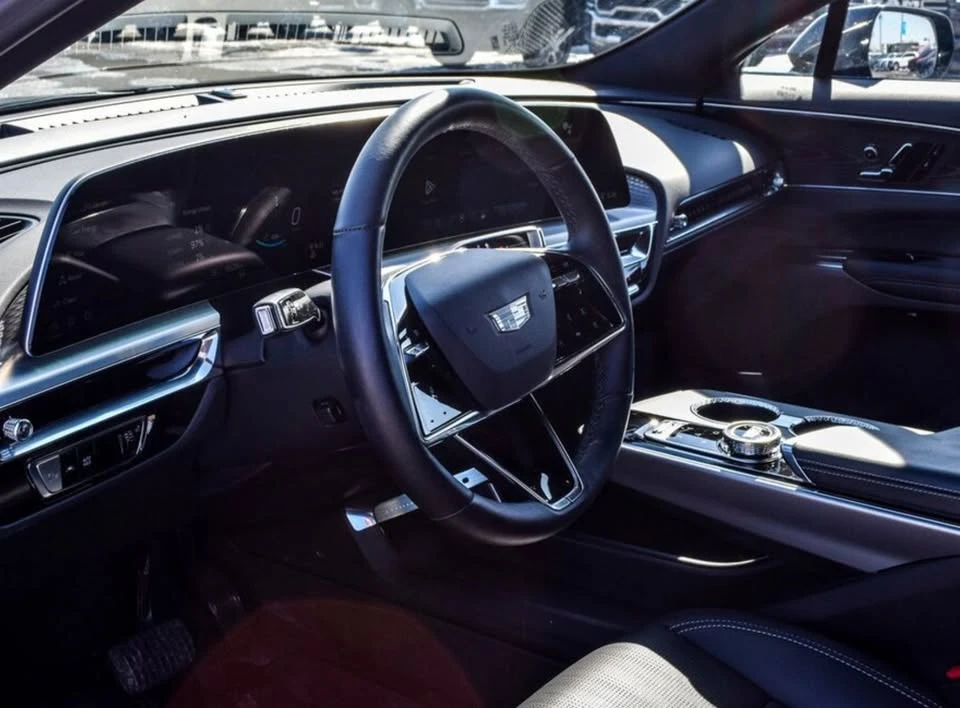 2024 Cadillac Lyriq - Image 10 of 13