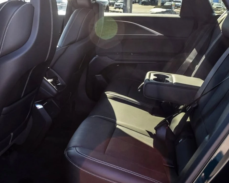 2024 Cadillac Lyriq - Image 7 of 13