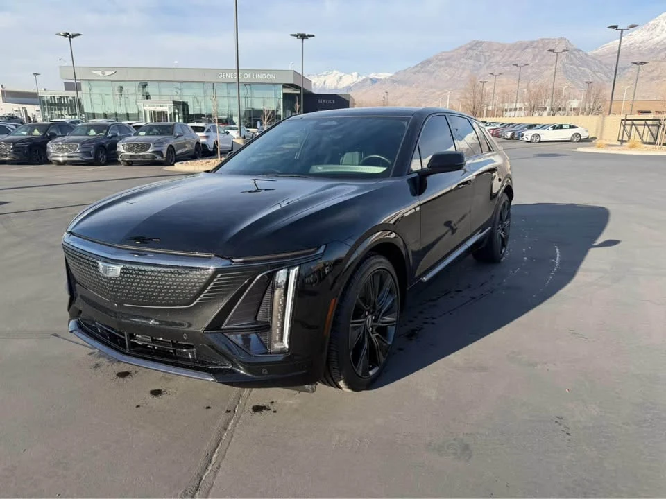 2024 Cadillac Lyriq - Image 2 of 6